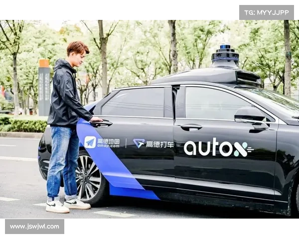 “18岁”桑塔纳2000上路引交警注意 经核查“车报废”“ 驾驶人无证”